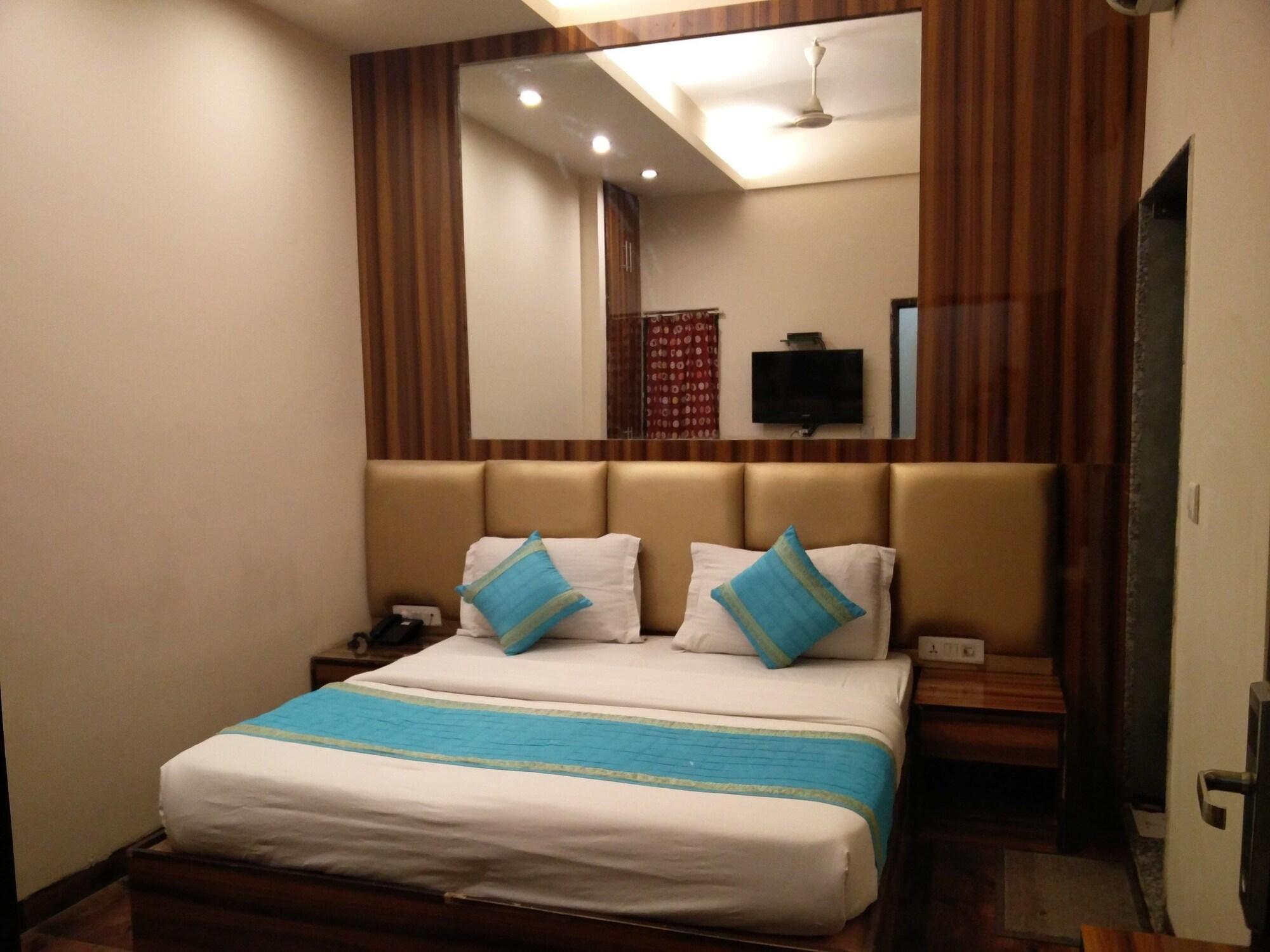 Rupam Hotel Delhi  Esterno foto