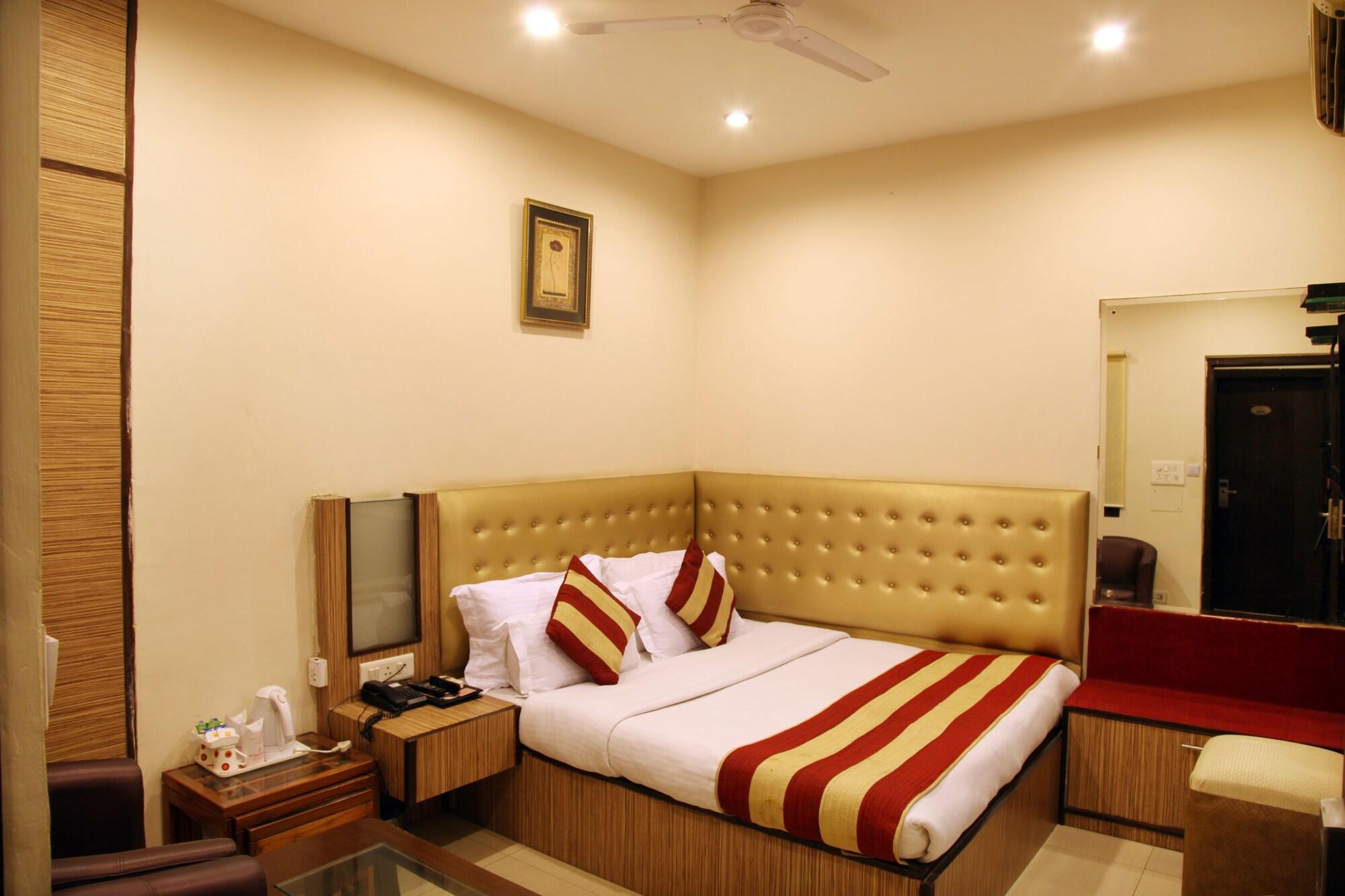 Rupam Hotel Delhi  Esterno foto
