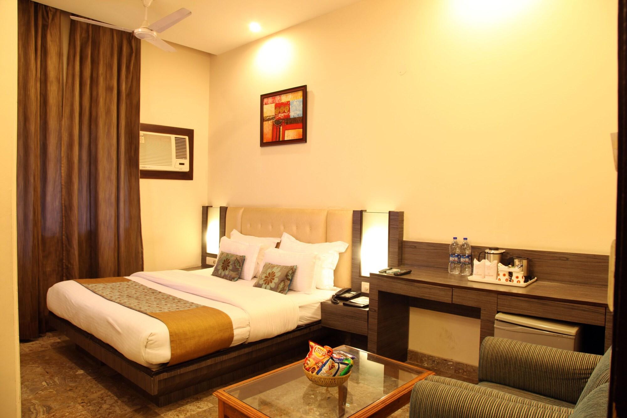 Rupam Hotel Delhi  Esterno foto