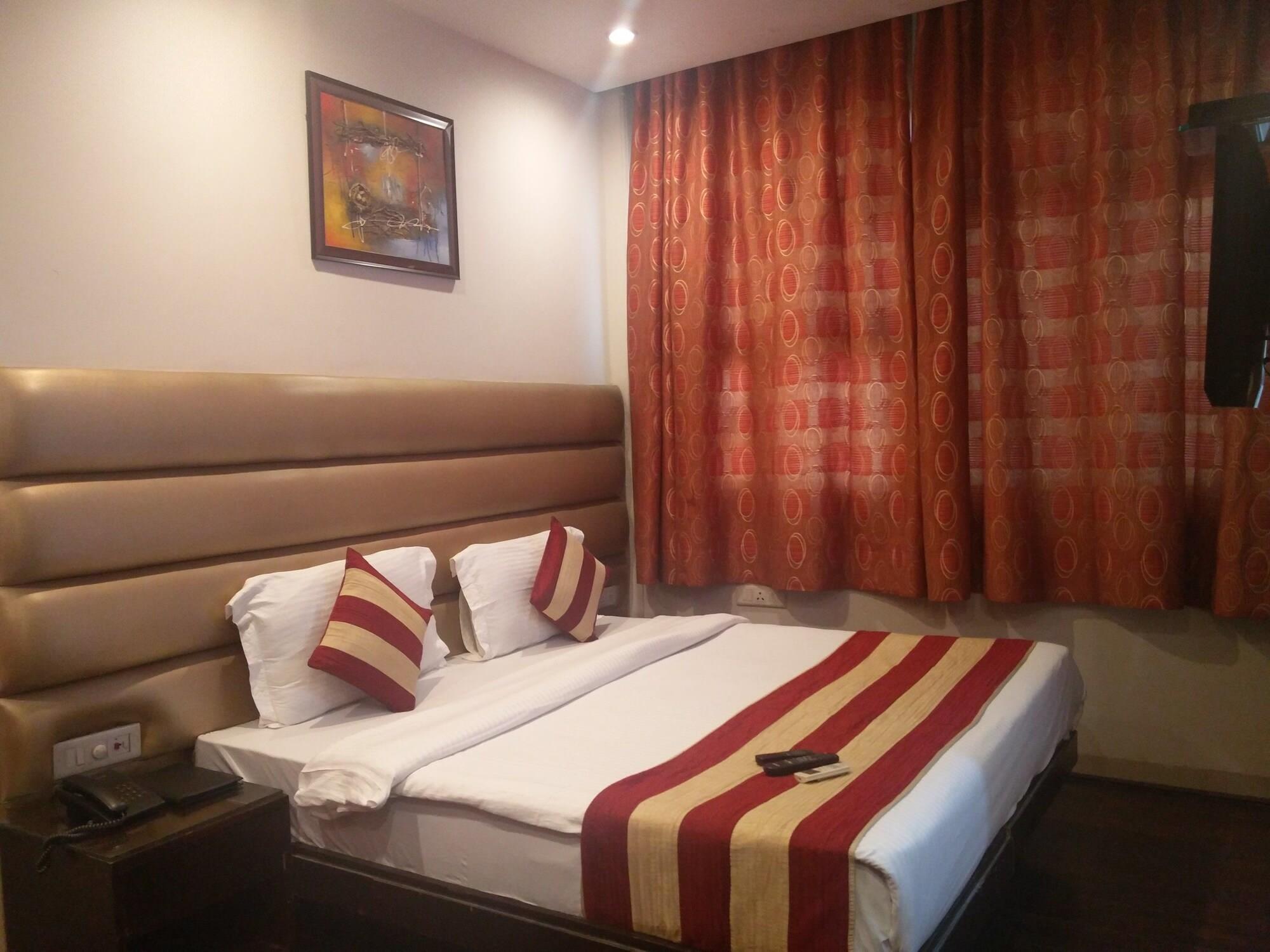 Rupam Hotel Delhi  Esterno foto