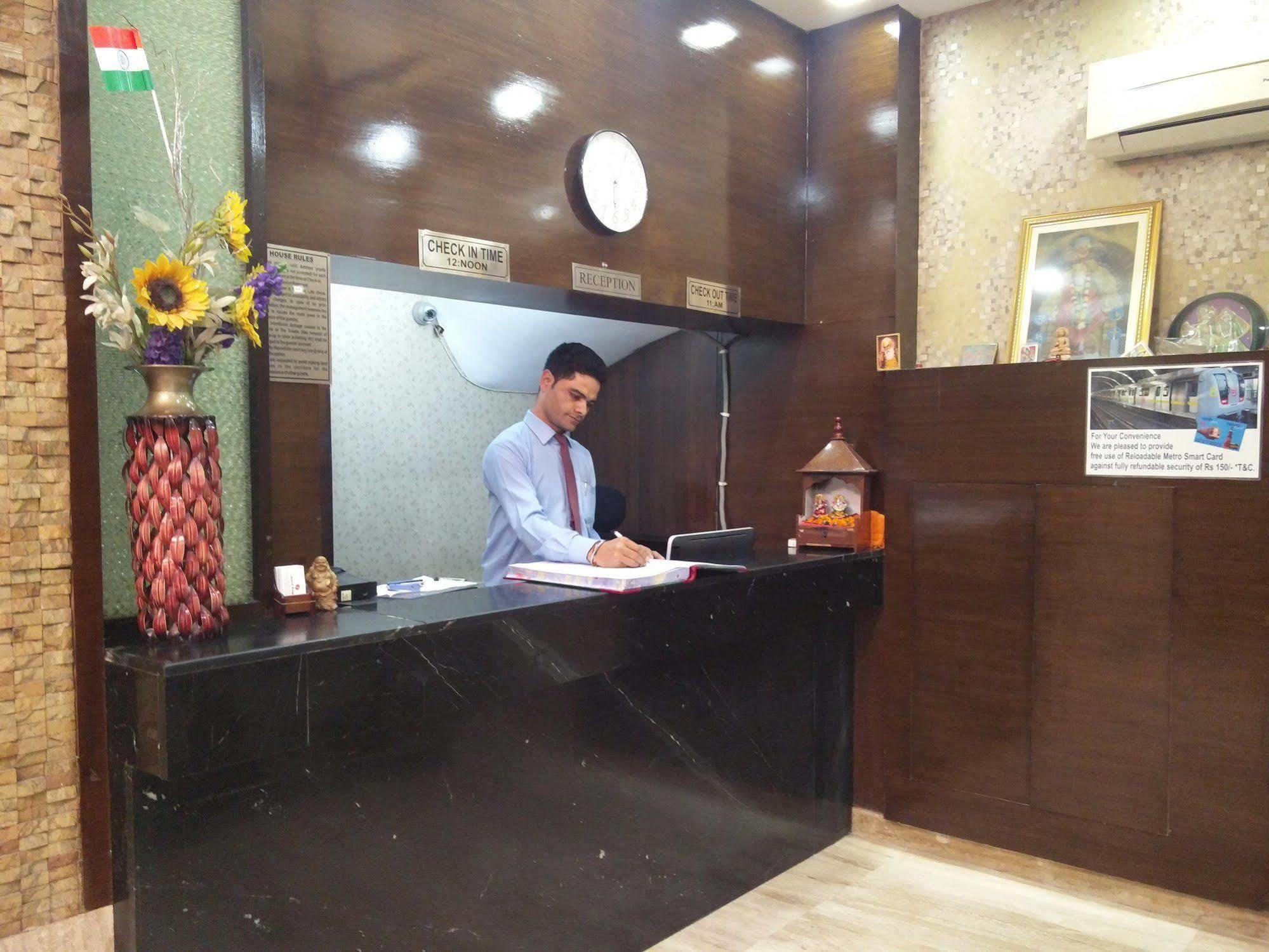 Rupam Hotel Delhi  Esterno foto