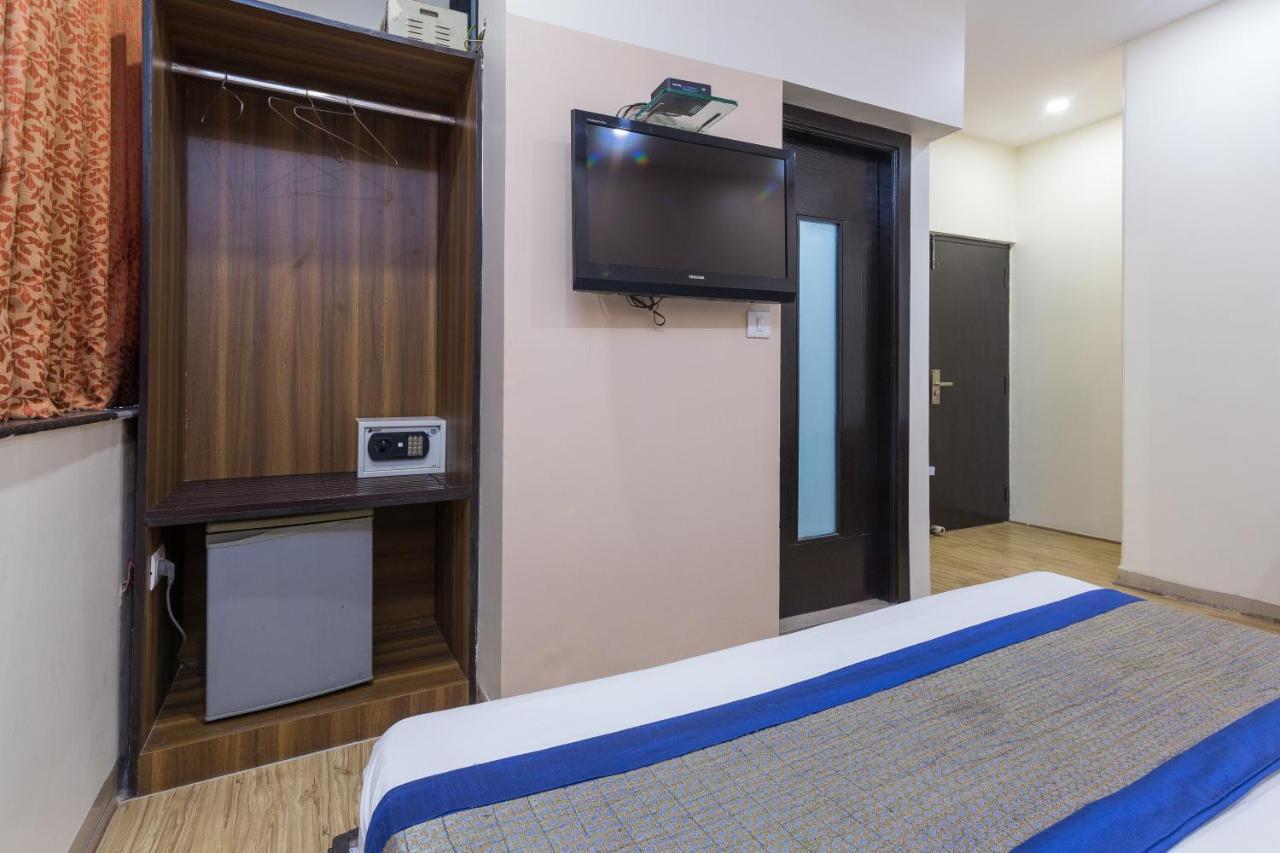 Rupam Hotel Delhi  Esterno foto