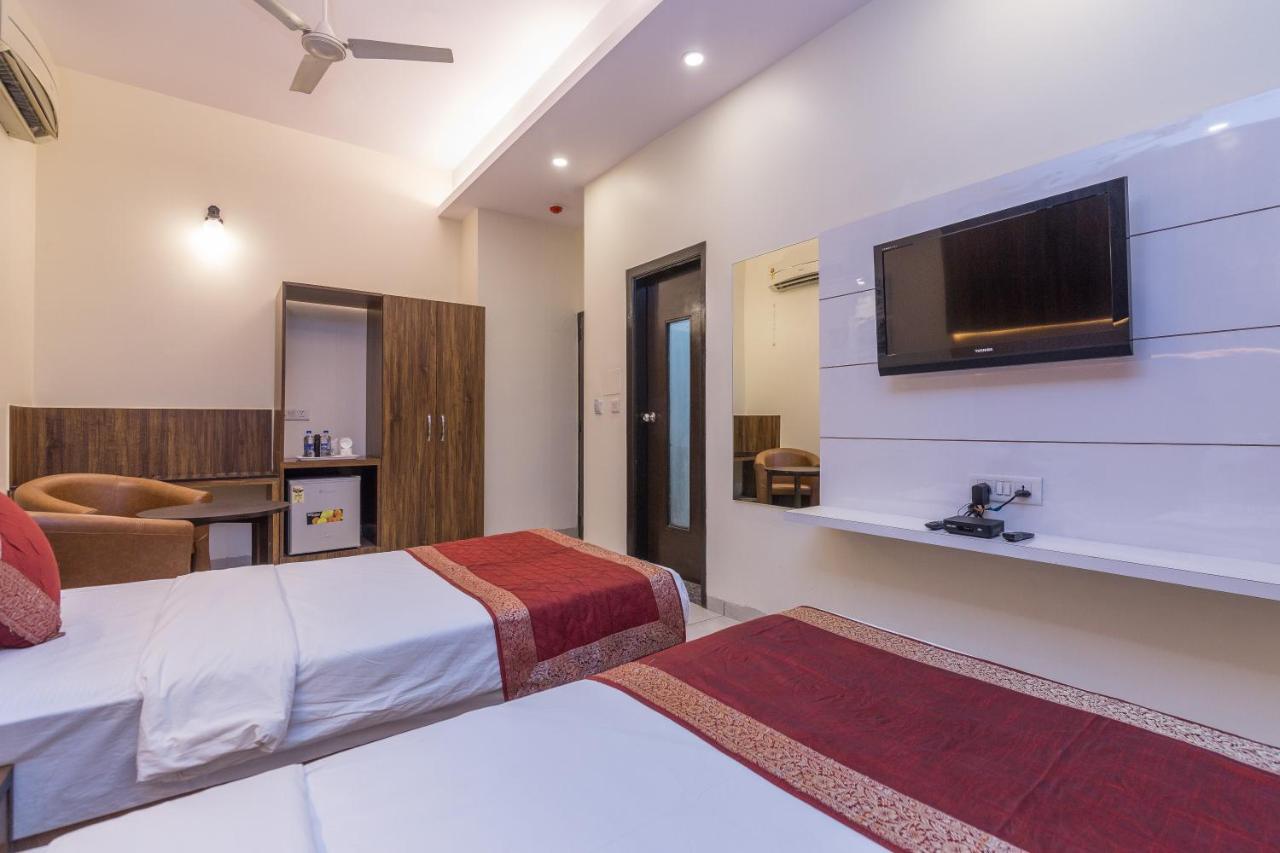 Rupam Hotel Delhi  Esterno foto